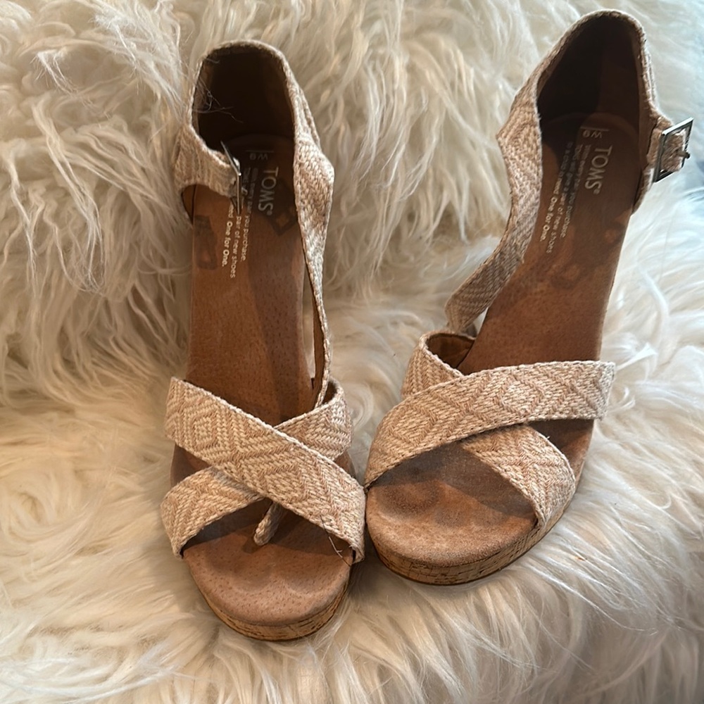 TOMS Women's Tan Wedge Sandals